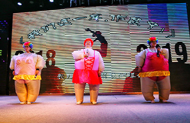 《這一年，我們作甚了？》搞笑自黑